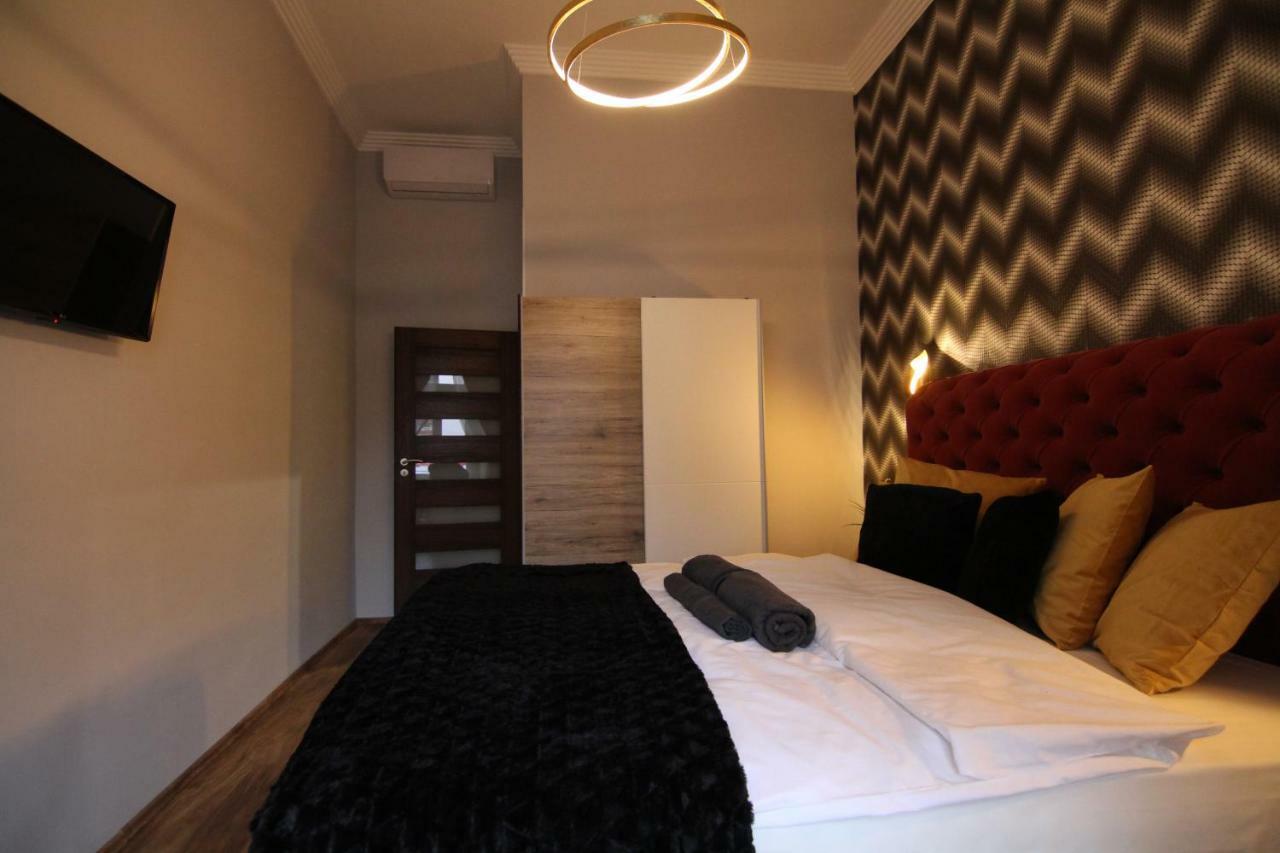 Center Of The Center, The Grand Deluxe Apartment Budapest Exterior photo