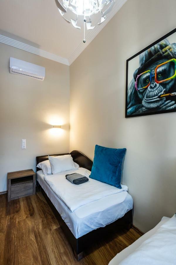 Center Of The Center, The Grand Deluxe Apartment Budapest Exterior photo
