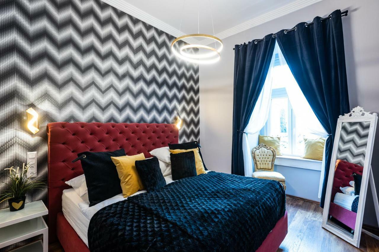 Center Of The Center, The Grand Deluxe Apartment Budapest Exterior photo