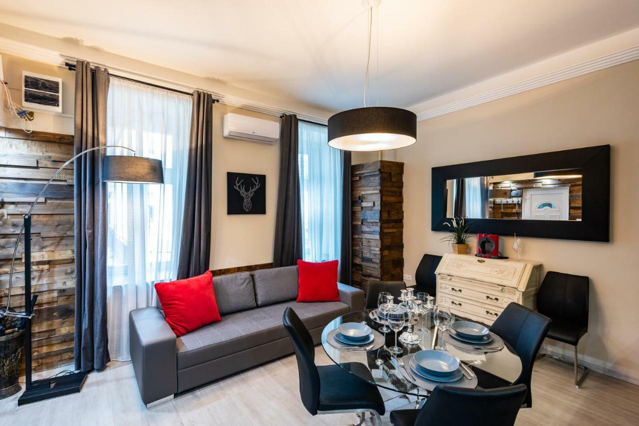 Center Of The Center, The Grand Deluxe Apartment Budapest Exterior photo