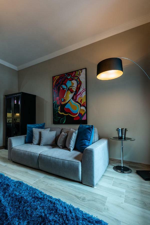 Center Of The Center, The Grand Deluxe Apartment Budapest Exterior photo