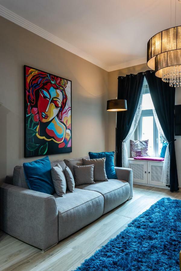 Center Of The Center, The Grand Deluxe Apartment Budapest Exterior photo